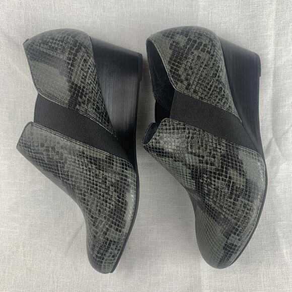 Vionic Stanton Wedge Heel Booties Faux Snakeskin Women's 8.5 Ankle Boots  (0685) - Picture 3 of 8